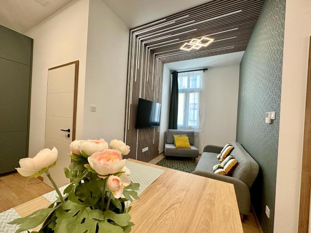 Apartment At Gozsdu Courtyard #Partyzone #Downtown #Freeparking ブダペスト エクステリア 写真