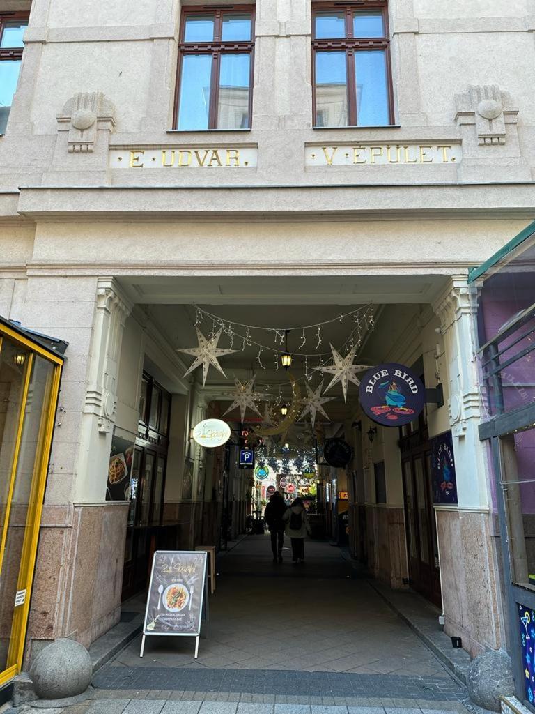 Apartment At Gozsdu Courtyard #Partyzone #Downtown #Freeparking ブダペスト エクステリア 写真