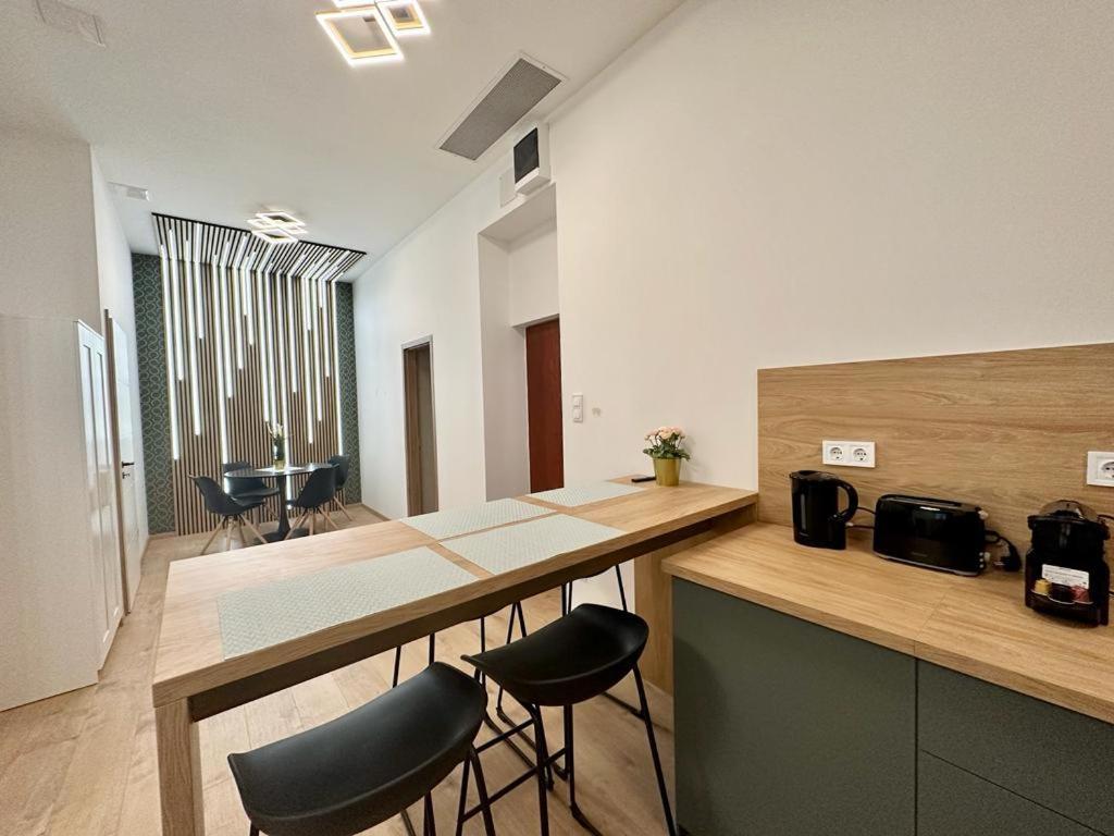 Apartment At Gozsdu Courtyard #Partyzone #Downtown #Freeparking ブダペスト エクステリア 写真